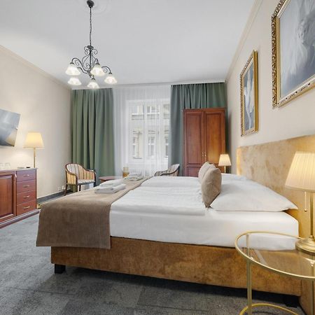Hotel Reverie - Dependance, Check-In At Metropolitan Star Братислава Екстериор снимка