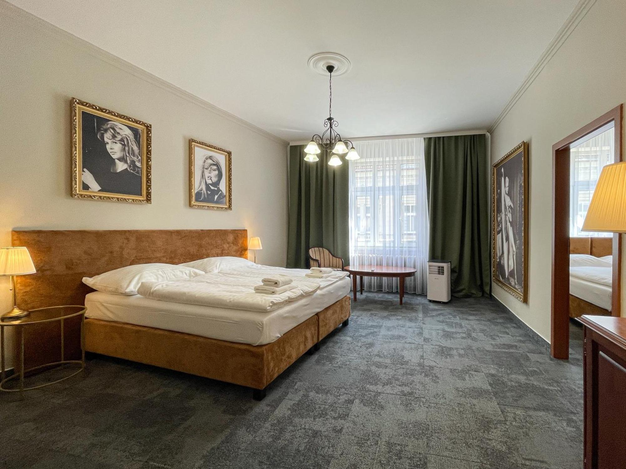 Hotel Reverie - Dependance, Check-In At Metropolitan Star Братислава Екстериор снимка